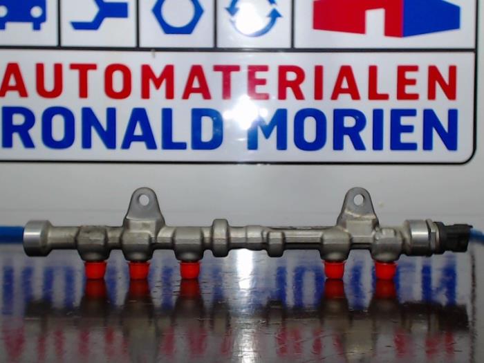 Gebruikte Brandstofverdeler Fiat Doblo Cargo (263) 1.3 D Multijet Prijs € 39,00 Margeregeling aangeboden door Automaterialen Ronald Morien B.V.
