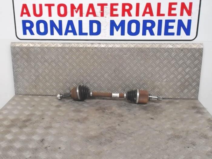 Gebruikte Steekas links-voor Ford Fiesta 6 (JA8) 1.0 EcoBoost 12V 125 Prijs € 20,00 Margeregeling aangeboden door Automaterialen Ronald Morien B.V.