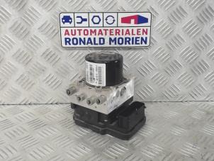 Gebruikte ABS Pomp Opel Astra J (PC6/PD6/PE6/PF6) 1.6 16V Ecotec Prijs € 350,00 Margeregeling aangeboden door Automaterialen Ronald Morien B.V.