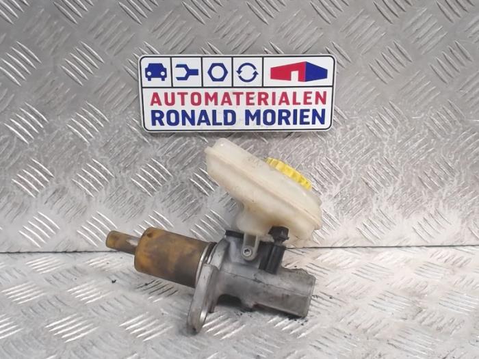 Gebruikte Hoofdremcilinder Audi A6 Avant (C5) 2.4 V6 30V Prijs € 29,00 Margeregeling aangeboden door Automaterialen Ronald Morien B.V.