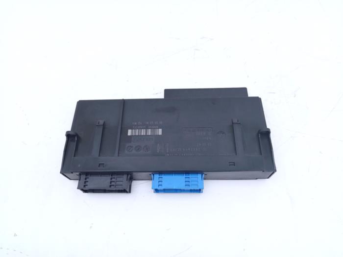 Gebruikte Module Bodycontrol BMW 3 serie (E90) 330i 24V Prijs € 50,00 Margeregeling aangeboden door Automaterialen Ronald Morien B.V.