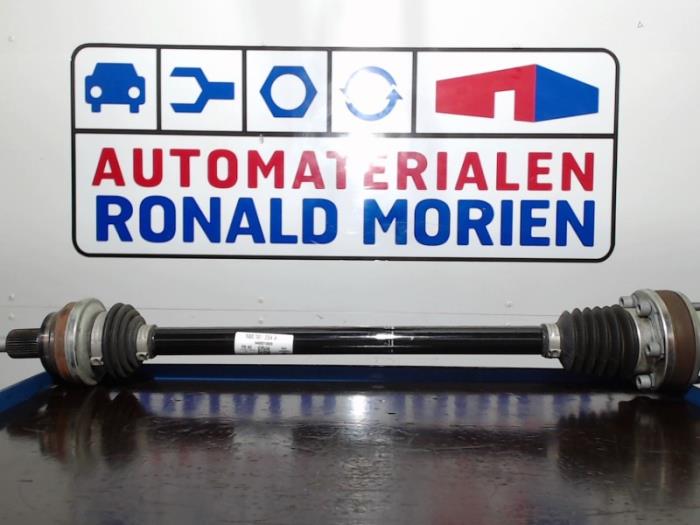 Gebruikte Aandrijfas rechts-achter Volkswagen Golf VII (AUA) 2.0 R 4Motion 16V Prijs € 54,45 Inclusief btw aangeboden door Automaterialen Ronald Morien B.V.