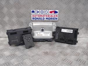 Gebruikte Computer Motormanagement Renault Clio IV (5R) Prijs € 195,00 Margeregeling aangeboden door Automaterialen Ronald Morien B.V.