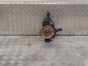 Gebruikte Asschenkel links-voor Renault Clio IV (5R) Prijs € 75,00 Margeregeling aangeboden door Automaterialen Ronald Morien B.V.