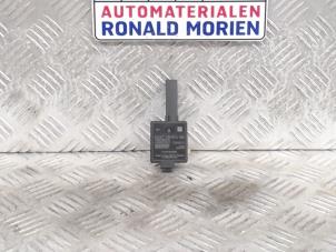 Gebruikte Deur module Ford C-Max (DXA) 1.6 TDCi 16V Prijs € 25,00 Margeregeling aangeboden door Automaterialen Ronald Morien B.V.