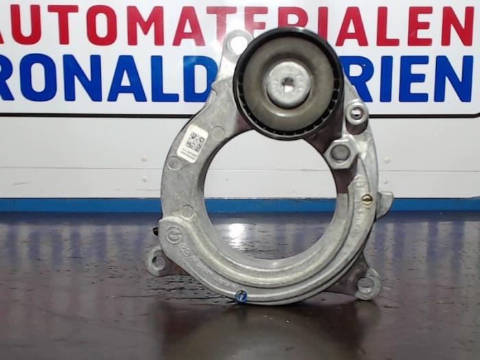 Gebruikte Spanner multiriem BMW 1 serie (F20) 118i 1.5 TwinPower 12V Prijs € 25,00 Margeregeling aangeboden door Automaterialen Ronald Morien B.V.