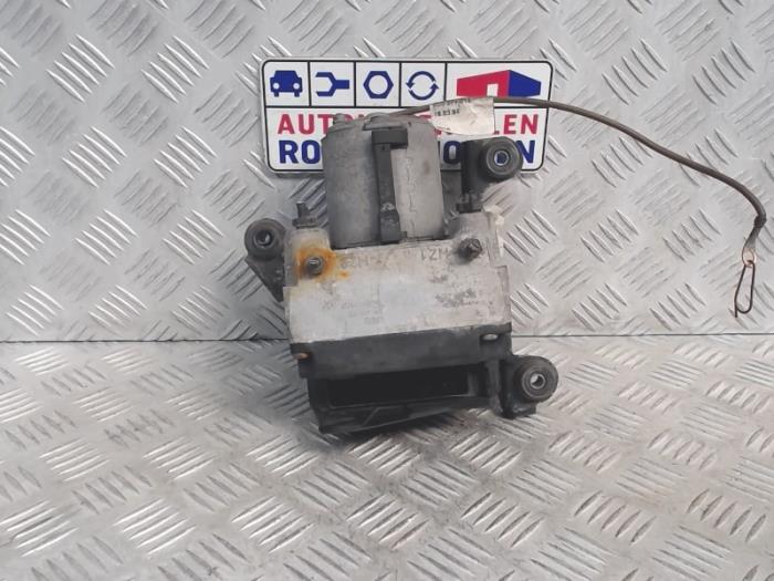 Gebruikte ABS Pomp Audi A4 (B5) 1.6 Prijs € 29,00 Margeregeling aangeboden door Automaterialen Ronald Morien B.V.