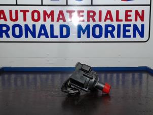 Gebruikte Watercirculatiepomp Volkswagen Beetle Prijs € 29,00 Inclusief btw aangeboden door Automaterialen Ronald Morien B.V.