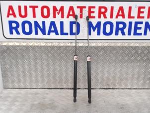 Gebruikte Gasdemperset Achterklep Ford B-Max Prijs € 15,00 Margeregeling aangeboden door Automaterialen Ronald Morien B.V.