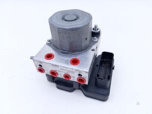 Gebruikte ABS Pomp Ford Transit 2.0 TDCi 16V Eco Blue 105 Prijs € 325,00 Margeregeling aangeboden door Automaterialen Ronald Morien B.V.