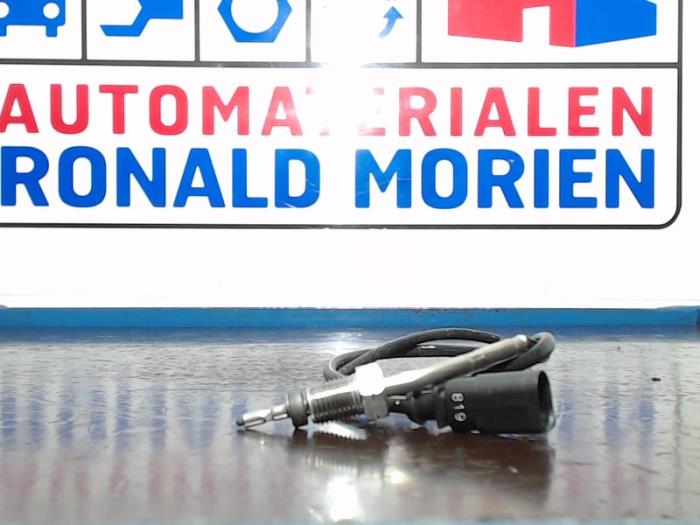 Uitlaat temperatuursensor van een Volkswagen Touran (1T3) 2.0 TDI 16V 2015