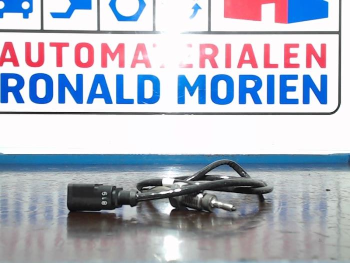 Uitlaat temperatuursensor van een Volkswagen Touran (1T3) 2.0 TDI 16V 2015