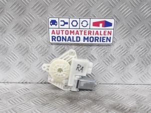 Gebruikte Motor electrisch raam Skoda Rapid Prijs € 60,00 Margeregeling aangeboden door Automaterialen Ronald Morien B.V.
