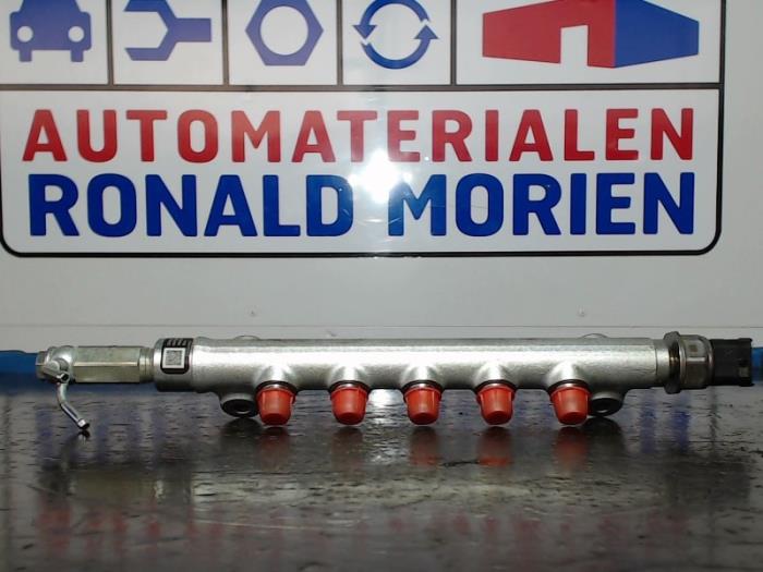 Gebruikte Brandstofverdeler Opel Astra J Sports Tourer (PD8/PE8/PF8) 1.6 CDTI 16V Prijs € 125,00 Margeregeling aangeboden door Automaterialen Ronald Morien B.V.