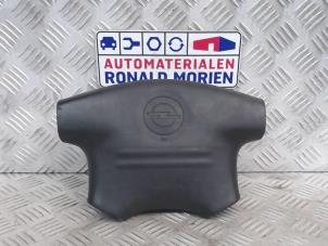 Gebruikte Airbag links (Stuur) Opel Frontera (6B) 2.2i 16V Prijs € 150,00 Margeregeling aangeboden door Automaterialen Ronald Morien B.V.