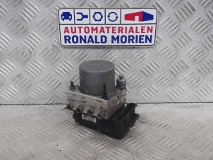 Gebruikte ABS Pomp Peugeot Partner Combispace 1.6 HDI 75 Prijs € 49,00 Margeregeling aangeboden door Automaterialen Ronald Morien B.V.