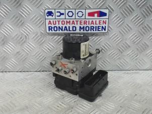 Gebruikte ABS Pomp Chrysler Voyager/Grand Voyager (RG/RS) 3.3i V6 Grand Voyager Autom. Prijs € 250,00 Margeregeling aangeboden door Automaterialen Ronald Morien B.V.