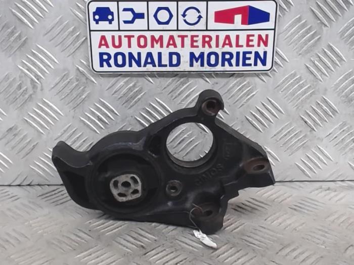 Gebruikte Motorrubber Peugeot 307 (3A/C/D) 1.6 HDiF 16V Prijs € 40,00 Margeregeling aangeboden door Automaterialen Ronald Morien B.V.