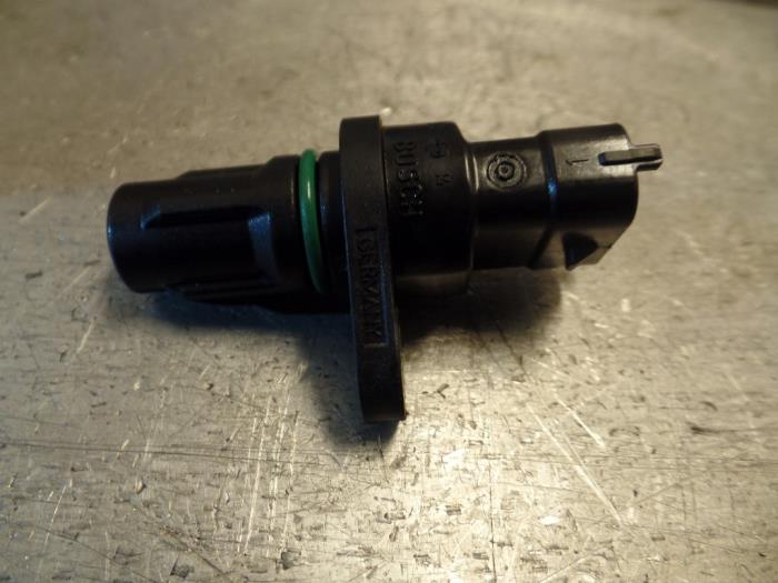Sensor Nokkenas van een Toyota Aygo (B40) 1.0 12V VVT-i 2015