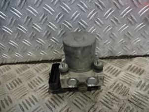 Gebruikte ABS Pomp Renault Trafic New (FL) 2.0 dCi 16V 115 Prijs € 125,00 Margeregeling aangeboden door Automaterialen Ronald Morien B.V.