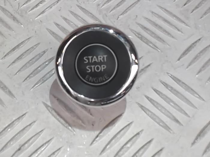 Start/Stop schakelaar van een Nissan Qashqai (J11) 1.6 dCi 2017
