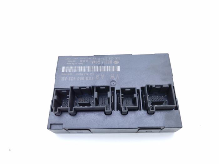 Gebruikte Module Bodycontrol Volkswagen Golf V 4Motion (1K1) 3.2 R32 V6 24V Prijs € 25,00 Margeregeling aangeboden door Automaterialen Ronald Morien B.V.
