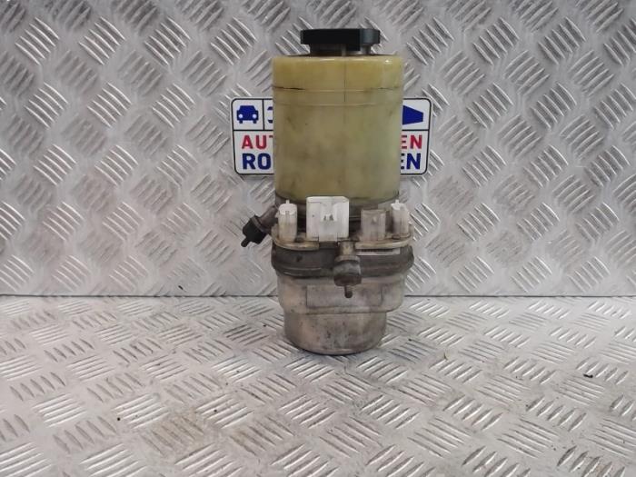 Gebruikte Pomp Servo Opel Vectra C GTS 2.2 DTI 16V Prijs € 150,00 Margeregeling aangeboden door Automaterialen Ronald Morien B.V.