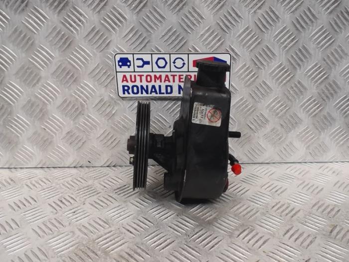 Gebruikte Servopomp Renault Megane Scénic (JA) 1.6 RT Prijs € 85,00 Margeregeling aangeboden door Automaterialen Ronald Morien B.V.