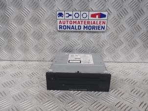 Gebruikte Multi Media Regelunit Volkswagen Golf VI Cabrio (1K) 1.2 TSI Prijs € 125,00 Margeregeling aangeboden door Automaterialen Ronald Morien B.V.