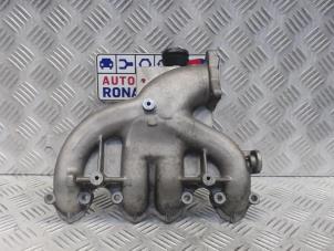 Gebruikte Inlaatspruitstuk Volkswagen Touran (1T1/T2) 1.9 TDI 105 Euro 3 Prijs € 95,00 Margeregeling aangeboden door Automaterialen Ronald Morien B.V.