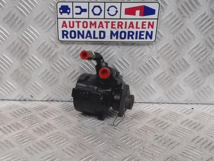 Gebruikte Pomp Servo Alfa Romeo GT (937) 1.9 JTD 16V Multijet Prijs € 95,00 Margeregeling aangeboden door Automaterialen Ronald Morien B.V.