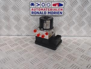 Gebruikte ABS Pomp Opel Astra J Sports Tourer (PD8/PE8/PF8) 1.4 Turbo 16V Prijs € 125,00 Margeregeling aangeboden door Automaterialen Ronald Morien B.V.