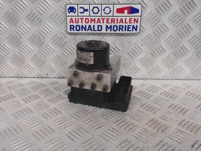 Gebruikte ABS Pomp Mercedes C Combi (S203) 2.7 C-270 CDI 20V Prijs € 50,00 Margeregeling aangeboden door Automaterialen Ronald Morien B.V.
