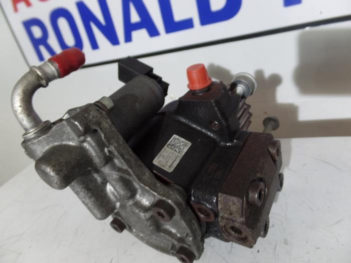 Gebruikte Dieselpomp Volkswagen Golf VI (5K1) 2.0 TDI 16V Prijs € 195,00 Margeregeling aangeboden door Automaterialen Ronald Morien B.V.
