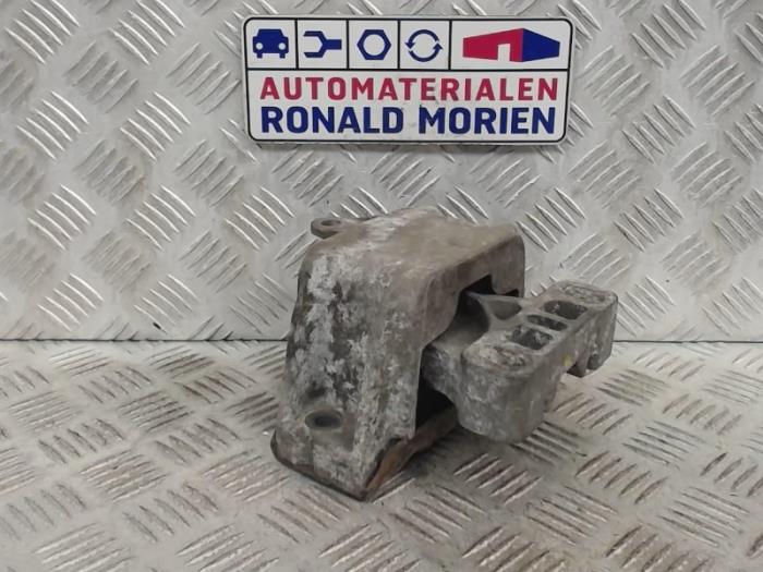 Gebruikte Motorrubber Volkswagen Golf IV (1J1) 1.9 TDI 110 Prijs € 25,00 Margeregeling aangeboden door Automaterialen Ronald Morien B.V.
