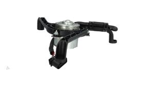 Gebruikte Koelvin Motor Volkswagen Bora Variant (1J6) 1.6 16V Prijs € 30,25 Inclusief btw aangeboden door Automaterialen Ronald Morien B.V.