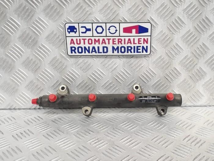 Gebruikte Brandstofverdeler Audi A8 (D3) 4.0 TDI V8 32V Quattro Prijs € 175,00 Margeregeling aangeboden door Automaterialen Ronald Morien B.V.