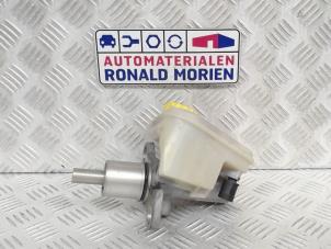 Gebruikte Hoofdremcilinder Audi A8 (D3) 4.0 TDI V8 32V Quattro Prijs € 80,00 Margeregeling aangeboden door Automaterialen Ronald Morien B.V.
