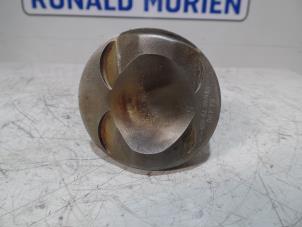 Gebruikte Zuiger Audi S8 (D2) 5.2 V10 40V Prijs € 175,00 Margeregeling aangeboden door Automaterialen Ronald Morien B.V.