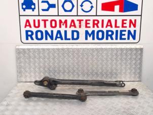 Gebruikte Draagarm set Landrover Range Rover Evoque (LVJ/LVS) 2.2 eD4 16V Prijs € 95,00 Margeregeling aangeboden door Automaterialen Ronald Morien B.V.