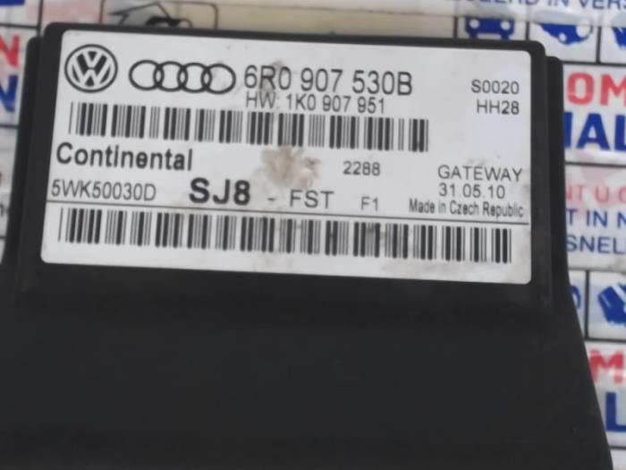 Gateway module van een Volkswagen Polo V (6R) 1.2 TDI 12V BlueMotion 2010