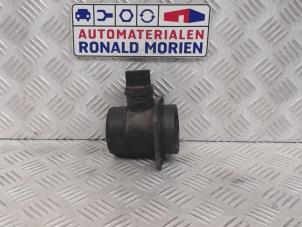 Gebruikte Luchtmassameter Volkswagen Transporter T5 1.9 TDi Prijs € 12,40 Margeregeling aangeboden door Automaterialen Ronald Morien B.V.