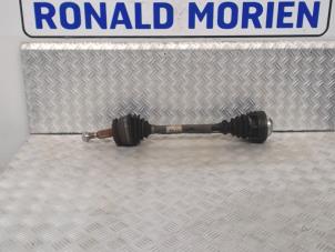 Gebruikte Cardanas links-voor (VWA) Volkswagen Transporter T5 1.9 TDi Prijs € 30,00 Margeregeling aangeboden door Automaterialen Ronald Morien B.V.