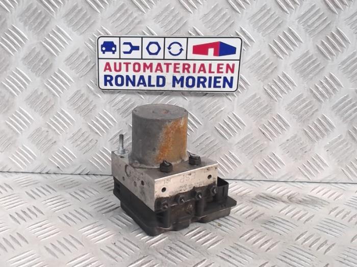 Gebruikte ABS Pomp Audi A4 (B7) 2.0 TDI 16V Quattro Prijs € 75,00 Margeregeling aangeboden door Automaterialen Ronald Morien B.V.