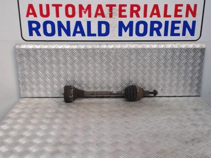 Gebruikte Steekas links-voor Seat Leon (1P1) 1.6 TDI 16V 105 Prijs € 15,00 Margeregeling aangeboden door Automaterialen Ronald Morien B.V.