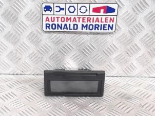 Gebruikte Display Multi Media regelunit Volvo V50 (MW) 2.0 D 16V Prijs € 75,00 Margeregeling aangeboden door Automaterialen Ronald Morien B.V.