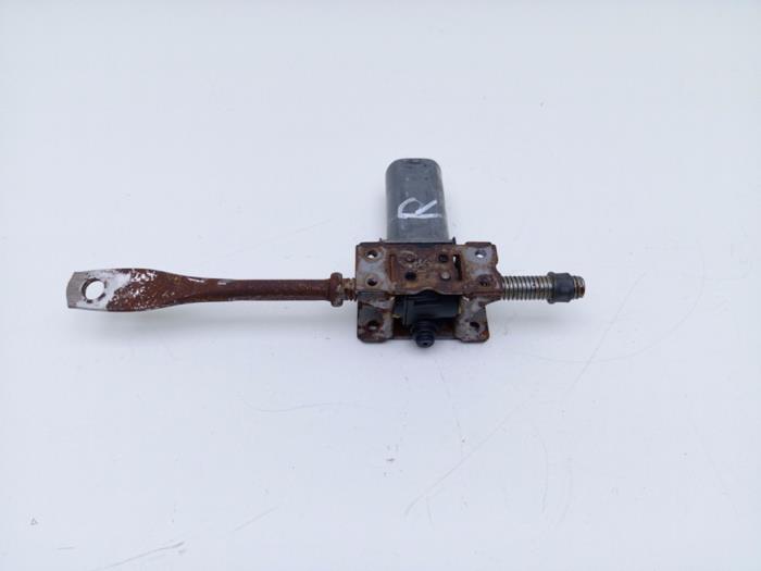 Stoelmotor van een Land Rover Range Rover Evoque (LVJ/LVS) 2.2 eD4 16V 2016