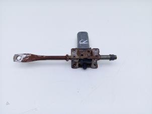 Gebruikte Stoelmotor Landrover Range Rover Evoque (LVJ/LVS) 2.2 eD4 16V Prijs € 49,00 Margeregeling aangeboden door Automaterialen Ronald Morien B.V.