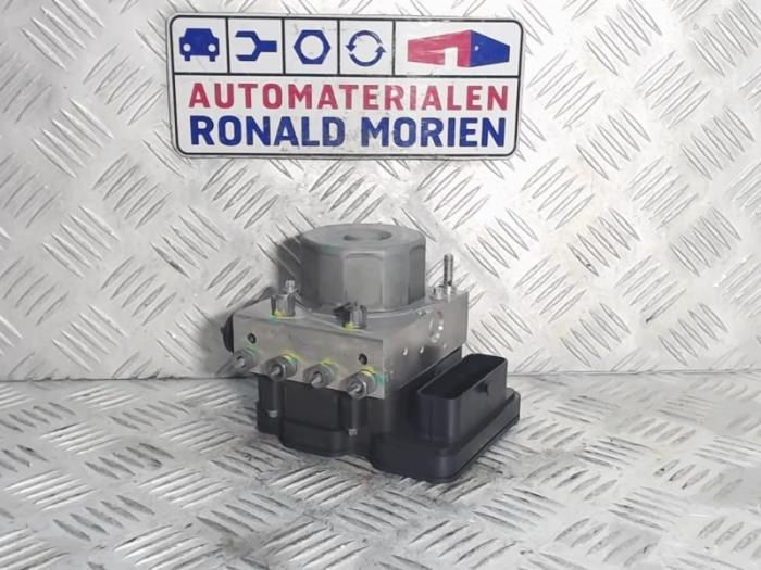 Gebruikte ABS Pomp Dacia Logan MCV II/III/Sandero Wagon 1.0 Sce 12V Prijs € 250,00 Margeregeling aangeboden door Automaterialen Ronald Morien B.V.