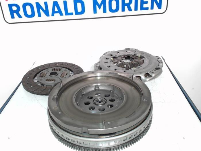 Gebruikte Koppelingsset (compleet) Mercedes Sprinter 3,5t (906.73) 210 CDI 16V Euro 5 Prijs € 664,29 Inclusief btw aangeboden door Automaterialen Ronald Morien B.V.